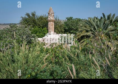 Hittin Village Moschee. Die Moschee ist die einzige vollständige Struktur, die aus dem arabischen Dorf, das wahrscheinlich die kanaanäische Stadt Ziddim war, blieb. Stockfoto