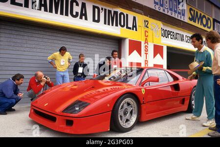 Ferrari F40 beim 40. Jahrestag von Ferrari im Autodrome Dino Ferrari Imola Italien Oktober 1987 Stockfoto