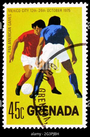 MOSKAU, RUSSLAND - 29. MÄRZ 2020: Die in Grenada gedruckte Briefmarke zeigt Fußball, 7. Panamerikanische Spiele-Serie, um 1975 Stockfoto