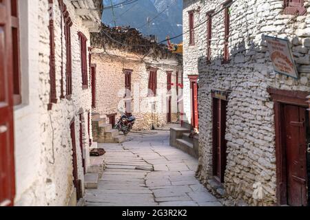 Nepal. Der Blick auf Annapurna Trail Track. Marpha Dorf Stockfoto