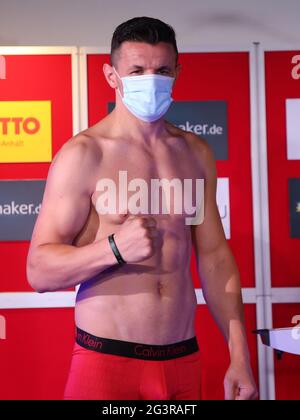 Leichtgewicht-Boxer Robin Krasniqi vom SES Boxen vor der SES Boxing Gala 22.8.2020 Magdeburg Stockfoto