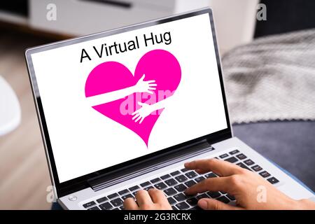 Virtuelle Internet-Hug-Nachricht. Support Und Pflege Stockfoto