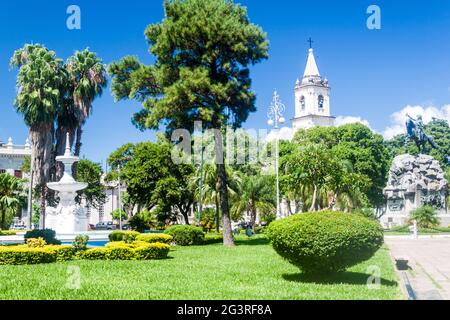 Plaza 25 de Mayo Platz mit General San Martin Statue in Corrientes, Argentinien Stockfoto
