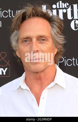 Beverly Hills, USA. Juni 2021. LOS ANGELES - MÄR 24: William Fichtner bei der Geburtstagstorte LA Premiere im Fine Arts Theatre am 24. März 2021 in Beverly Hills, CA (Foto von Katrina Jordan/Sipa USA) Quelle: SIPA USA/Alamy Live News Stockfoto