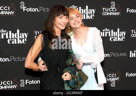 16. Juni 2021, Beverly Hills, CA, USA: LOS ANGELES - 24. MÄRZ: Eve McGregor, Esther McGregor bei der Geburtstagstorte LA Premiere im Fine Arts Theatre am 24. März 2021 in Beverly Hills, CA (Foto: © Kay Blake/ZUMA Wire) Stockfoto