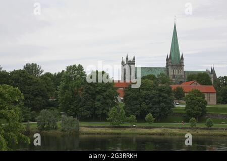 Die Kathedrale von Nidaros im Zentrum der Stadt Trondheim in Norwegen Stockfoto