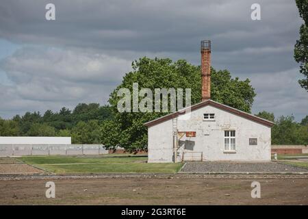 Jüdische Kaserne im nazi-Lager Sachsenhausen. Zwischen 1936 und 1945 kamen etwa 200,000 Menschen durch Sachsenhausen Stockfoto