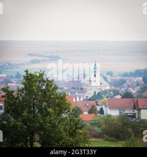 Dorf und Kirche Oggau am neusiedlersee Stockfoto