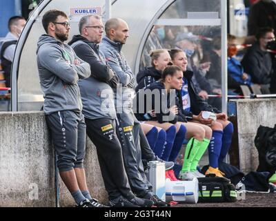 Eric Steinborn, Dirk Heinrichs u. Sofian Chahed 1.FFC Turbine Potsdam DFB Flyeralarm Frauen Bundeslig Stockfoto