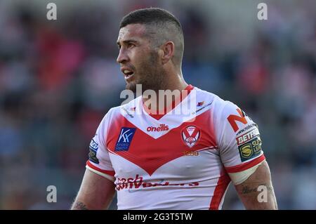 Joel Thompson (11) von St. Helens während des Spiels Stockfoto