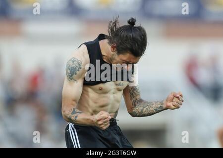 Alessandria, Italien. Juni 2021. Mattia Mustacchio von US Alessandria reagiert nach dem Elfmetersieg im Play-Off-Finale der Serie C im Stadio Giuseppe Moccagatta - Alessandria, Turin. Bildnachweis sollte lauten: Jonathan Moscrop/Sportimage Kredit: Sportimage/Alamy Live News Stockfoto