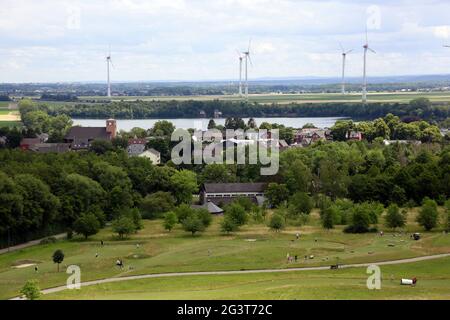 Blick vom Aussichtsturm Indemann auf die umliegende Freizeit Bereich Stockfoto