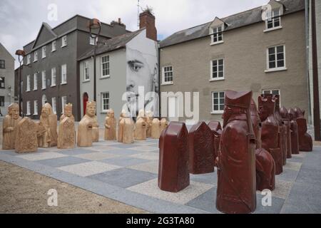 Schachspiel in der Straße von Waterford in der Republik Irland, das die normannische Invasion im Jahr 1169 n. Chr. darstellt, die eingerichtet wurde i Stockfoto