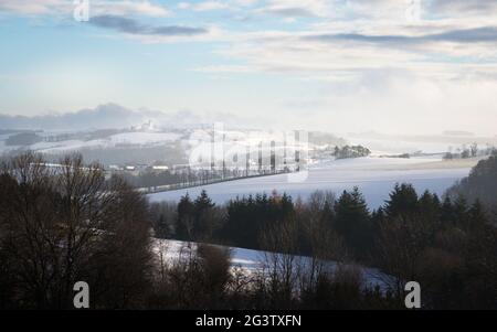 Winterlandschaft in Hochwolkersdorf Bucklige Welt Niederösterreich Stockfoto