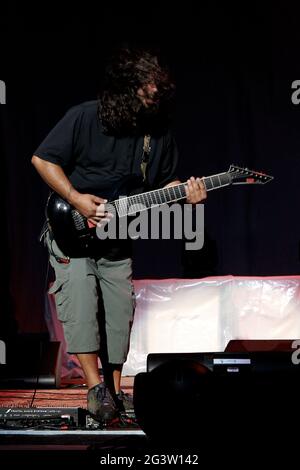 Wantagh, NY, USA. 5. August 2012. Stephen Chpenter, von den Deftones, tritt beim System of A Down and Deftones Konzert bei Nikon im Jones Beach Theater auf. Kredit: Steve Mack/Alamy Stockfoto