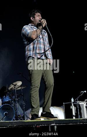 Wantagh, NY, USA. 5. August 2012. Chino Moreno, der Deftones, tritt beim System of A Down and Deftones Konzert im Nikon im Jones Beach Theater auf. Kredit: Steve Mack/Alamy Stockfoto