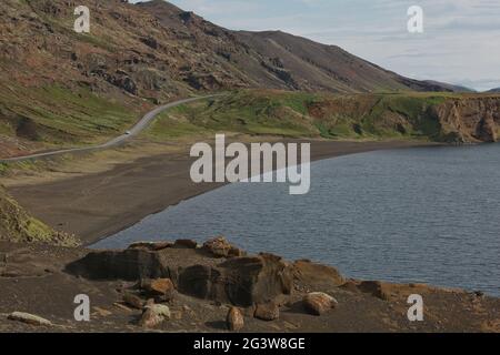 Kleifarvatn-See im Naturpark ReykjanesfÃ³lkvangur auf der Halbinsel Reykjanes in Südisland Stockfoto