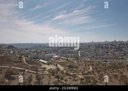 Blick auf die heilige Stadt Jerusalem in Israel vom Ölberg Stockfoto