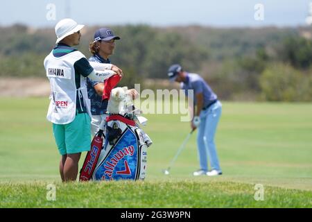 San Diego, Kalifornien, USA am 17. Juni 2021: Ryo Ishikawa wartet auf das 17. Loch während der ersten Runde der 2021 U.S. Open Championship im Golf auf dem Torrey Pines Golf Course in San Diego, Kalifornien, USA am 17. Juni 2021. Quelle: J.D. Cuban/AFLO/Alamy Live News Stockfoto