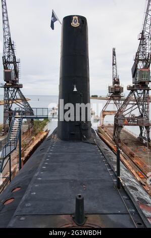 Das Western Australian Maritime Museum befindet sich am Eingang zum Hafen von Fremantle und umfasst das U-Boot HMAS Ovens der Oberon-Klasse. Stockfoto