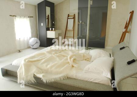 FRANKREICH. PYRENEES-ATLANTIQUES (64) BASKISCHE SPRACHE. DORF HASPARREN. DAS HEGIA HOTEL (EINES DER NEUEN BOUTIQUE-HOTELS IM BASKENLAND) Stockfoto