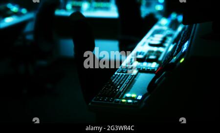 Ausstattung des leeren zentralen Kontrollraums Stockfoto