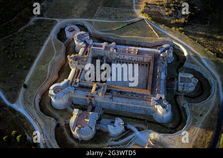 FRANKREICH. PYRENEES-ORIENTALES (66) DAS ROUSSILLON. LUFTAUFNAHME VON FORT SALSES Stockfoto