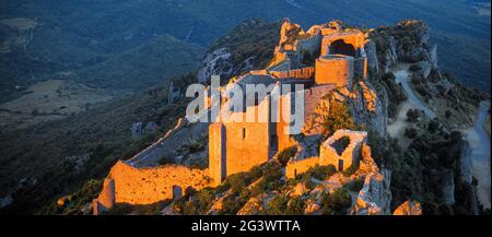 FRANKREICH. AUDE (11) FESTUNG DER KATHARER VON PEYREPERTUSE IN DER REGION CORBIERES Stockfoto