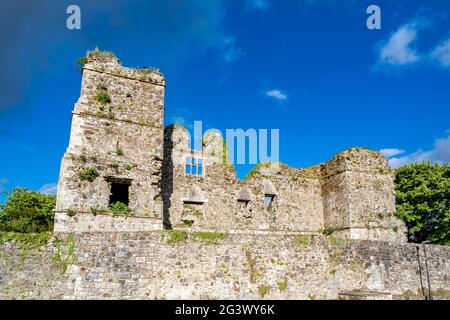Die Burgruine in Manorhamilton, errichtet 1634 von Sir Frederick Hamilton - County Leitrim, Irland. Stockfoto