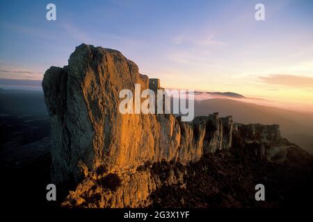 FRANKREICH. AUDE (11), SCHLOSS PEYREPERTUSE IM CORBIERES-GEBIRGE, ZAHLT CATHARE Stockfoto