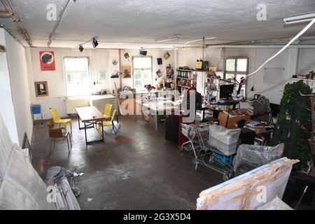 München, Deutschland. Juni 2021. Atelier des Künstlers Flatz auf der Praterinsel. Quelle: Felix Hörhager/dpa/Alamy Live News Stockfoto