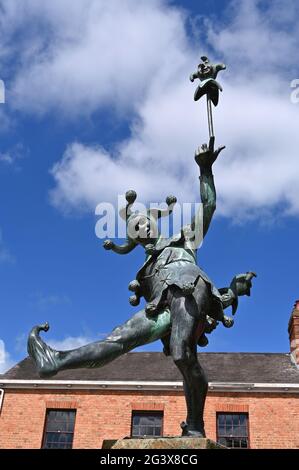 The Jester Statue, Henley Street, Stratford upon Avon, Warwickshire. Die Statue wurde von James Butler RA entworfen Stockfoto