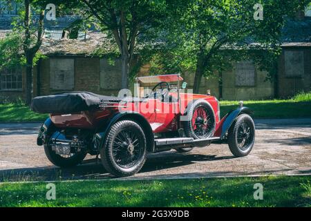 Vintage 1924 Vauxhall Auto im Bicester Heritage Center sonntag Scramble Veranstaltung. Bicester, Oxfordshire, England Stockfoto
