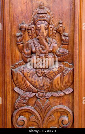 Ganesha auf Türblech geätzt Stockfoto