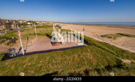 Ouistreham (Normandie, Nordwestfrankreich): „La Flamme“ oder das Kieffer-Denkmal ist eine Hommage an die Kommandos der D-Day-Landungen (nicht erhältlich Stockfoto