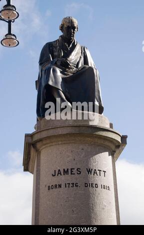 Statue von James Watt, Erfinder und Ingenieur, auf dem George Square, Glasgow, Schottland Stockfoto