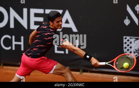 Prostejov, Tschechische Republik. Juni 2021. Federico Coria (Argentinien) nimmt am 18. Juni 2021 an den Moneta Czech Open - ATP Challenger Tour Tennisturnier im Halbfinale in Prostejov Teil, Tschechische Republik. Kredit: Ludek Perina/CTK Foto/Alamy Live Nachrichten Stockfoto