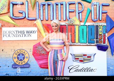 Halletts Point, NY, USA. Juni 2021. Dorinda Medley kommt beim Playbill Pride-Konzert Glimmer of Light an, das am 17. Juni 2021 im Radial Park in New York City stattfand. Quelle: Joseph Marzullo/Media Punch/Alamy Live News Stockfoto