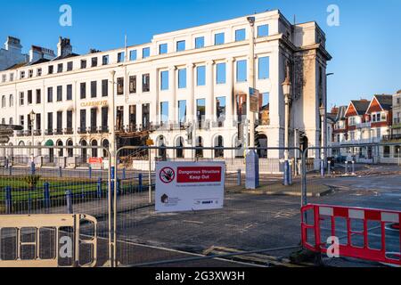 Brand beschädigt Claremont Hotel, Eastbourne, Sussex, England Stockfoto