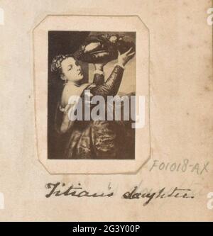 Fotoproduktion eines (vermutlich) Druckes zu einem Gemälde von Tizian; Tizians Tochter. Teil des englischen Familienalbums mit Fotos von Menschen, Reisen, Cricket und Kunstwerken. Stockfoto