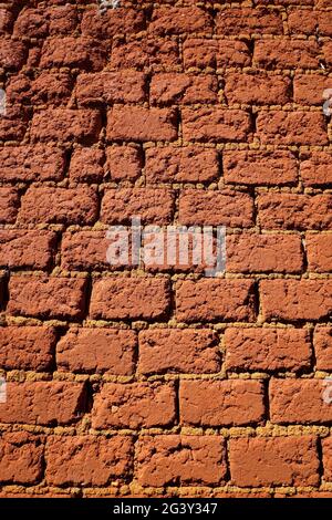 Adobe Wandtextur im Bundesstaat Minas Gerais, Brasilien Stockfoto