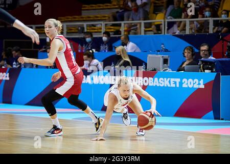 Marine JOHANNES (23) aus Frankreich während des FIBA Women's EuroBasket 2021, Gruppe-D-Basketballspiels zwischen Frankreich und Kroatien am 17. Juni 2021 im Rhenus Sport in Straßburg, Frankreich - Foto Ann-Dee Lamour / CDP MEDIA / DPPI Stockfoto