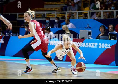 Marine JOHANNES (23) aus Frankreich während des FIBA Women's EuroBasket 2021, Gruppe-D-Basketballspiels zwischen Frankreich und Kroatien am 17. Juni 2021 im Rhenus Sport in Straßburg, Frankreich - Foto Ann-Dee Lamour / CDP MEDIA / DPPI Stockfoto