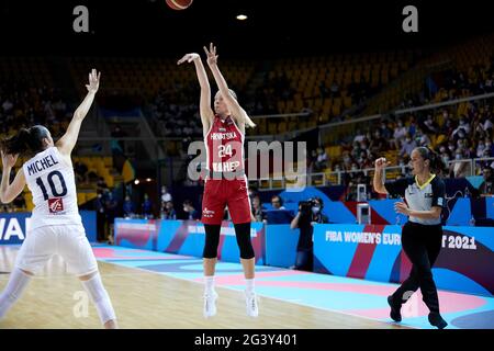 Klaudia PERISA (24) aus Kroatien während des FIBA Women's EuroBasket 2021, Gruppe-D-Basketballspiels zwischen Frankreich und Kroatien am 17. Juni 2021 im Rhenus Sport in Straßburg, Frankreich - Foto Ann-Dee Lamour / CDP MEDIA / DPPI Stockfoto