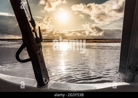 Morgenstimmung auf dem Segelboot im Nationalpark Wattenmeer, Spiekeroog, Ostfriesland, Niedersachsen, Deutschland, Europa Stockfoto