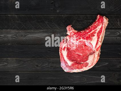 Rindfleisch Prime Rib auf einem konkreten Hintergrund Stockfoto