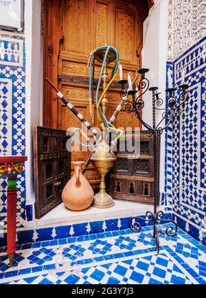 Typisch marokkanischer Hookah oder Shisha, die alte Medina in Fes, Region Fez-Meknes, Marokko Stockfoto