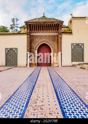 Eingang des Sultan Moulay Ismail Mausoleums, Meknes, Fez-Meknes Region, Marokko Stockfoto