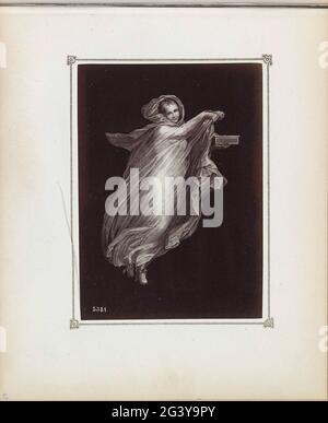 Fotoproduktion von (vermutlich) einem Druck, der eine Frauenfigur mit einer Schachtel in der Hand darstellt, möglicherweise pandora. Teil des Fotoalbums mit Aufnahmen von Ausgrabungen in Pompeï von Giorgio Sommer. Stockfoto