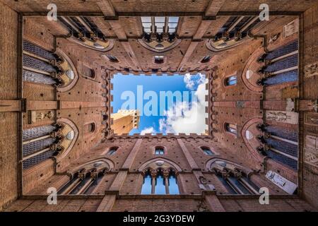 Torre del Mangia in Siena, Provinz Siena, Toskana, Italien Stockfoto